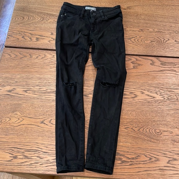 DL1961 Chloe Skinny Size 7 with ripped knees design - Picture 1 of 4